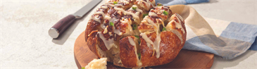 Cheesy Pull Apart Garlic Bread with Hellmann's®