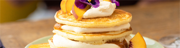 Krusteaz Peach Bellini Pancakes (Panqueques Melocotón Bellini de Krusteaz)