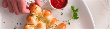 Pull-Apart Herb and Garlic Cheese Bread with Borden Cheese