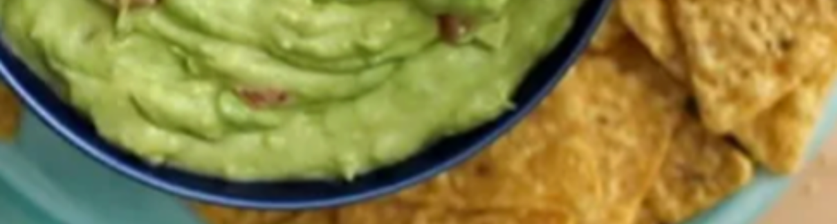 Guacamole with Dannon Yogurt - Recipes | Tips | Bravo Supermarkets - Bravo Supermarkets
